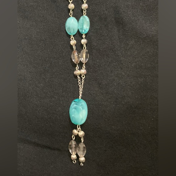 ELEGANT TURQUOISE AND SILVER TONE NECKLACE - Picture 3 of 10